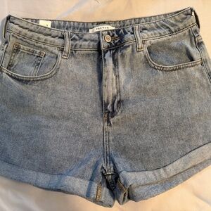 PacSun Mom Shorts Light Blue Cuffed Jean Shorts - Size 30
